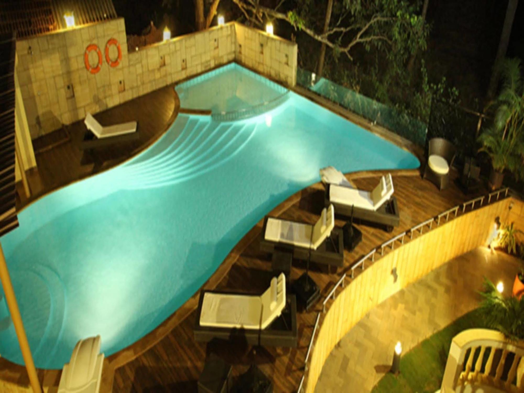 Coco Goa Hotel Arpora Ngoại thất bức ảnh
