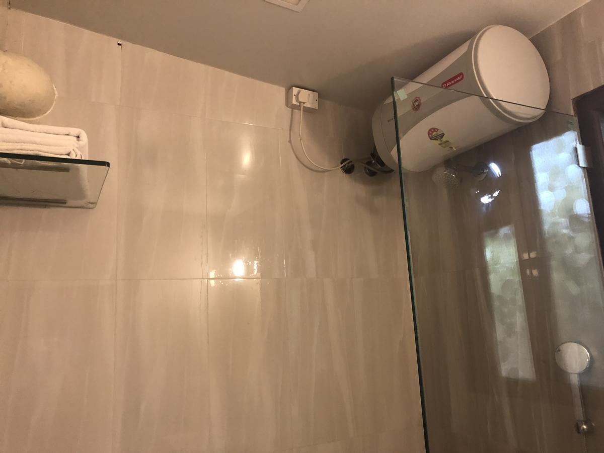 Coco Goa Hotel Arpora Ngoại thất bức ảnh
