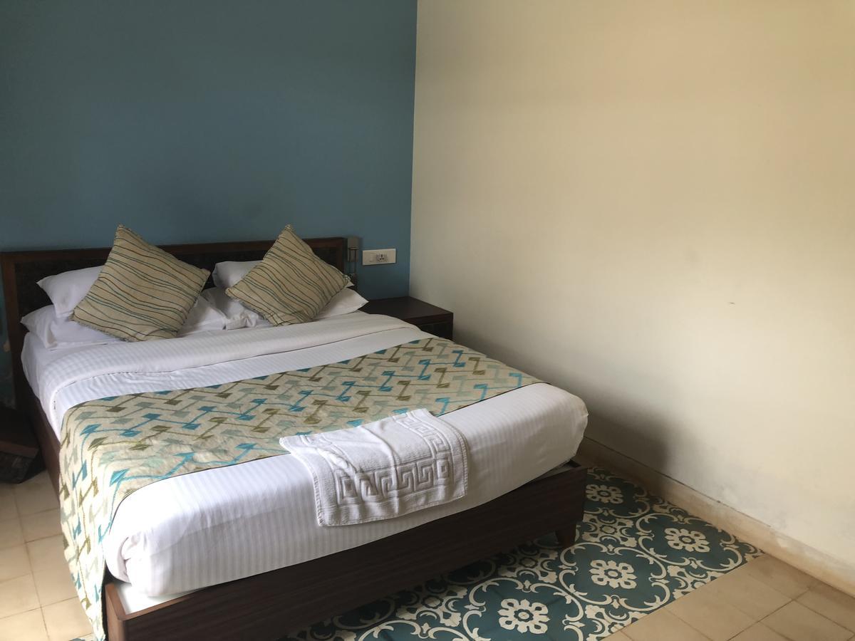 Coco Goa Hotel Arpora Ngoại thất bức ảnh