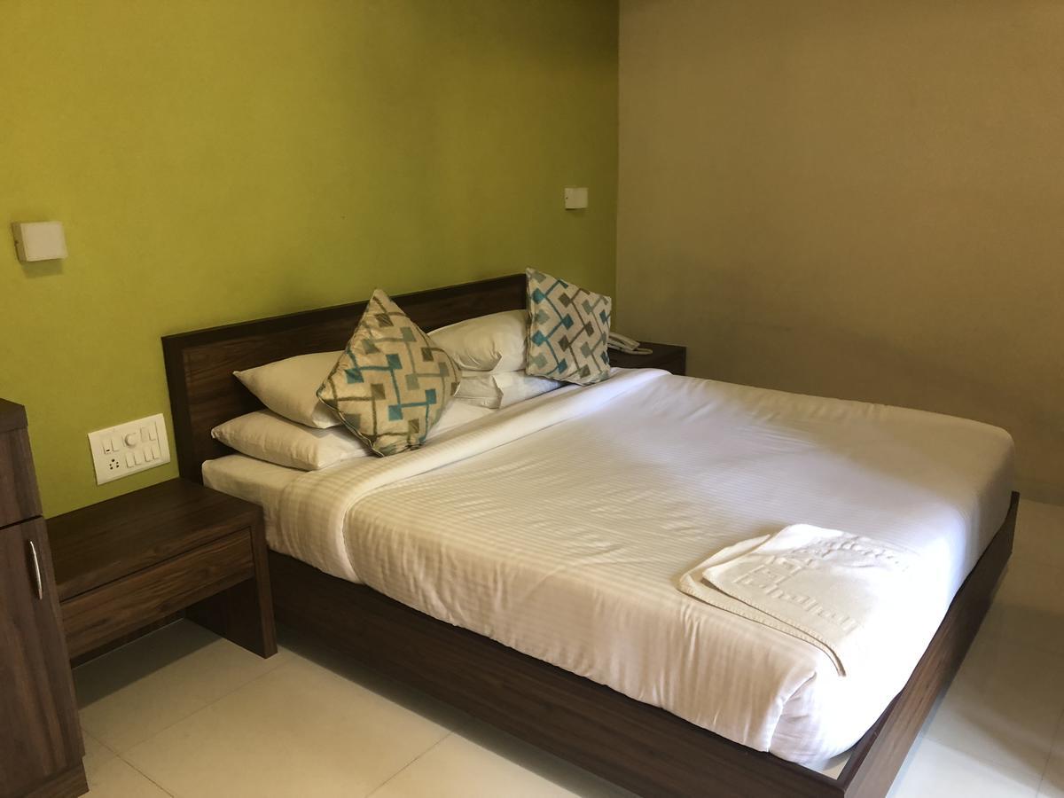 Coco Goa Hotel Arpora Ngoại thất bức ảnh
