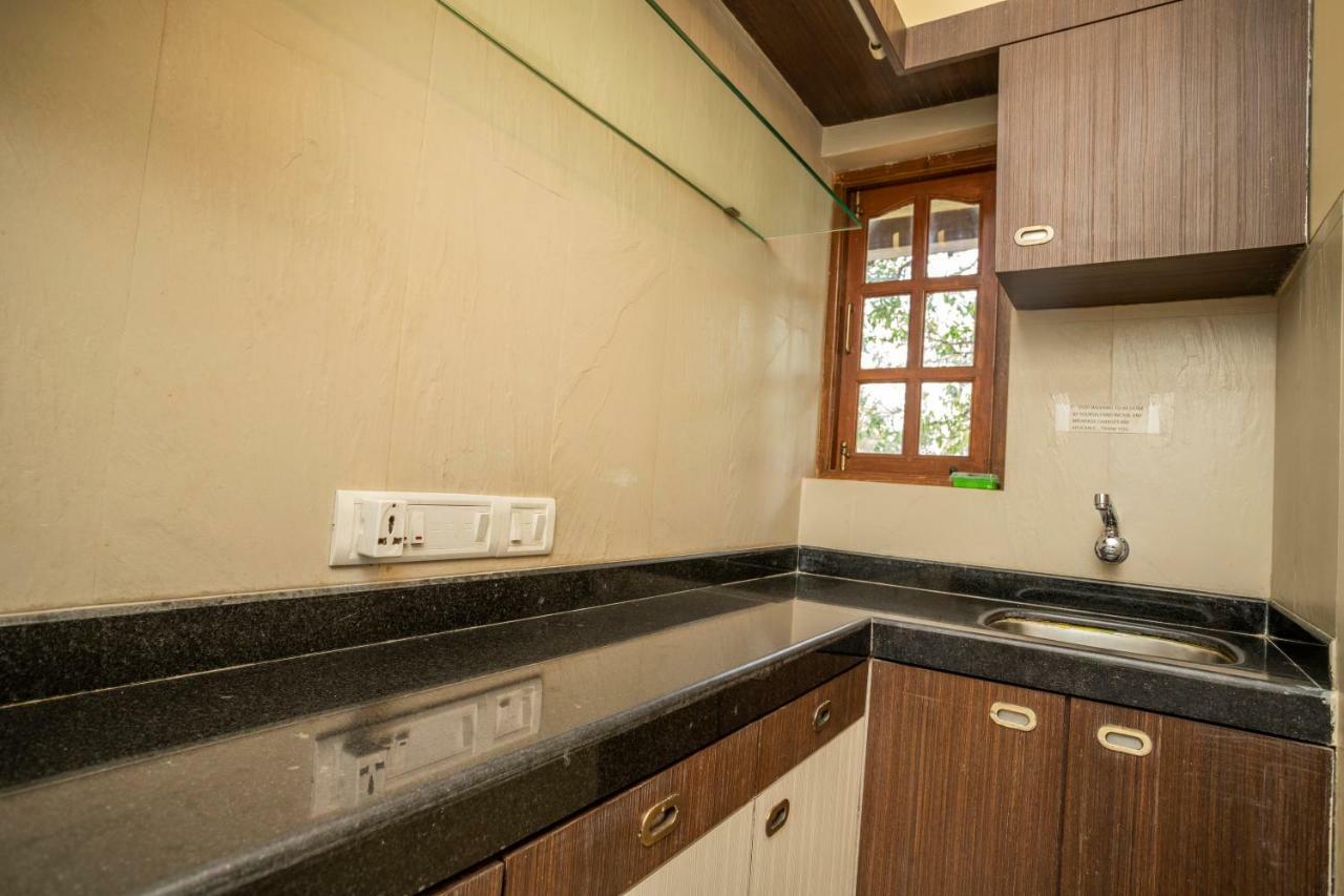 Coco Goa Hotel Arpora Ngoại thất bức ảnh