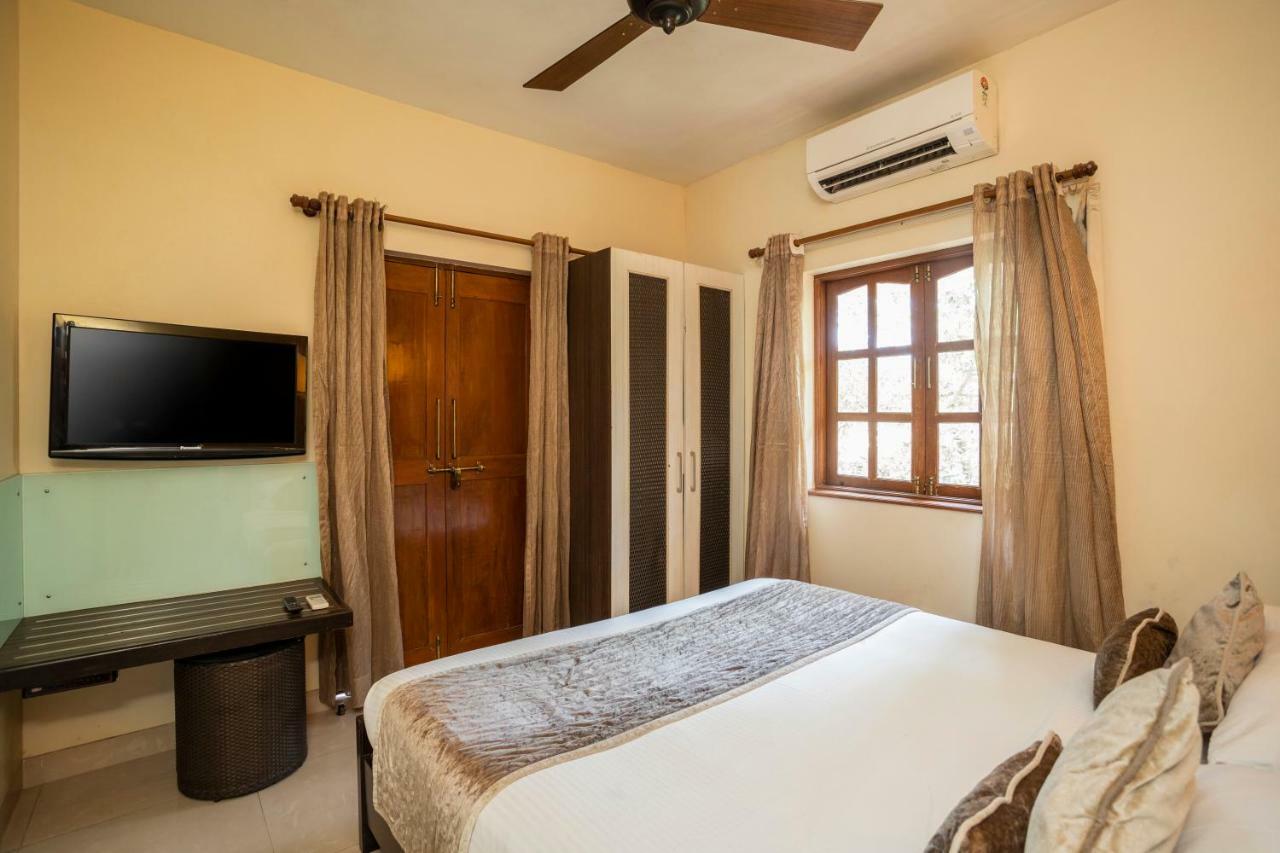 Coco Goa Hotel Arpora Ngoại thất bức ảnh