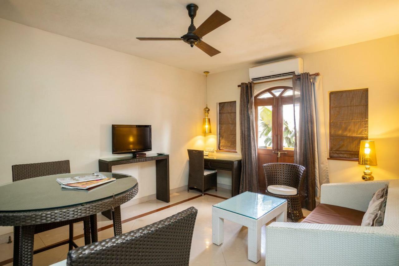 Coco Goa Hotel Arpora Ngoại thất bức ảnh