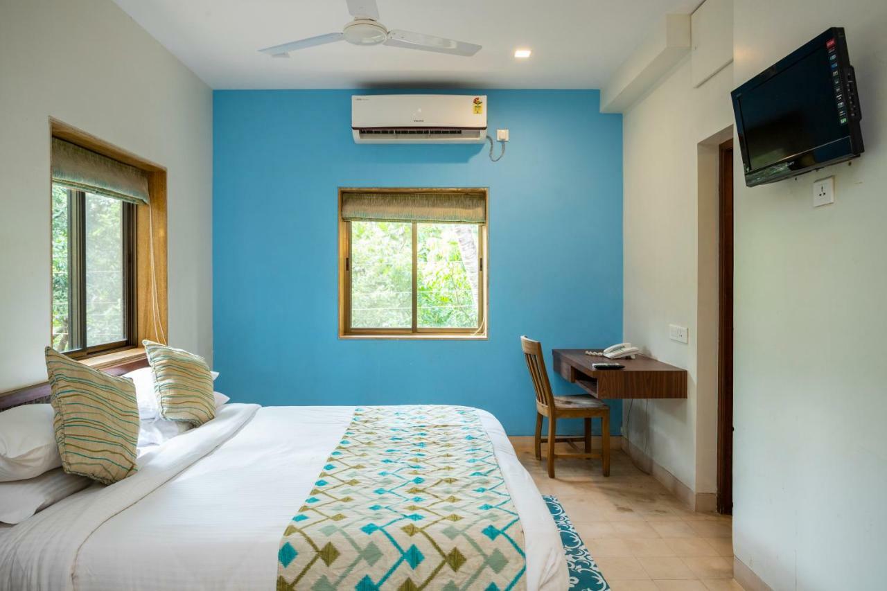 Coco Goa Hotel Arpora Ngoại thất bức ảnh