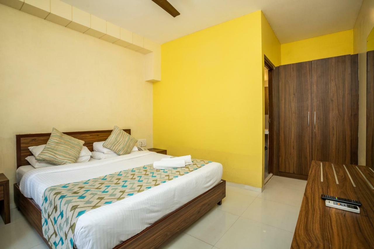 Coco Goa Hotel Arpora Ngoại thất bức ảnh